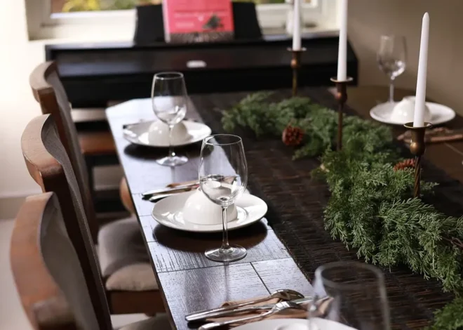 Christmas Dining Table Decor: 16 Simple, Elegant Setups